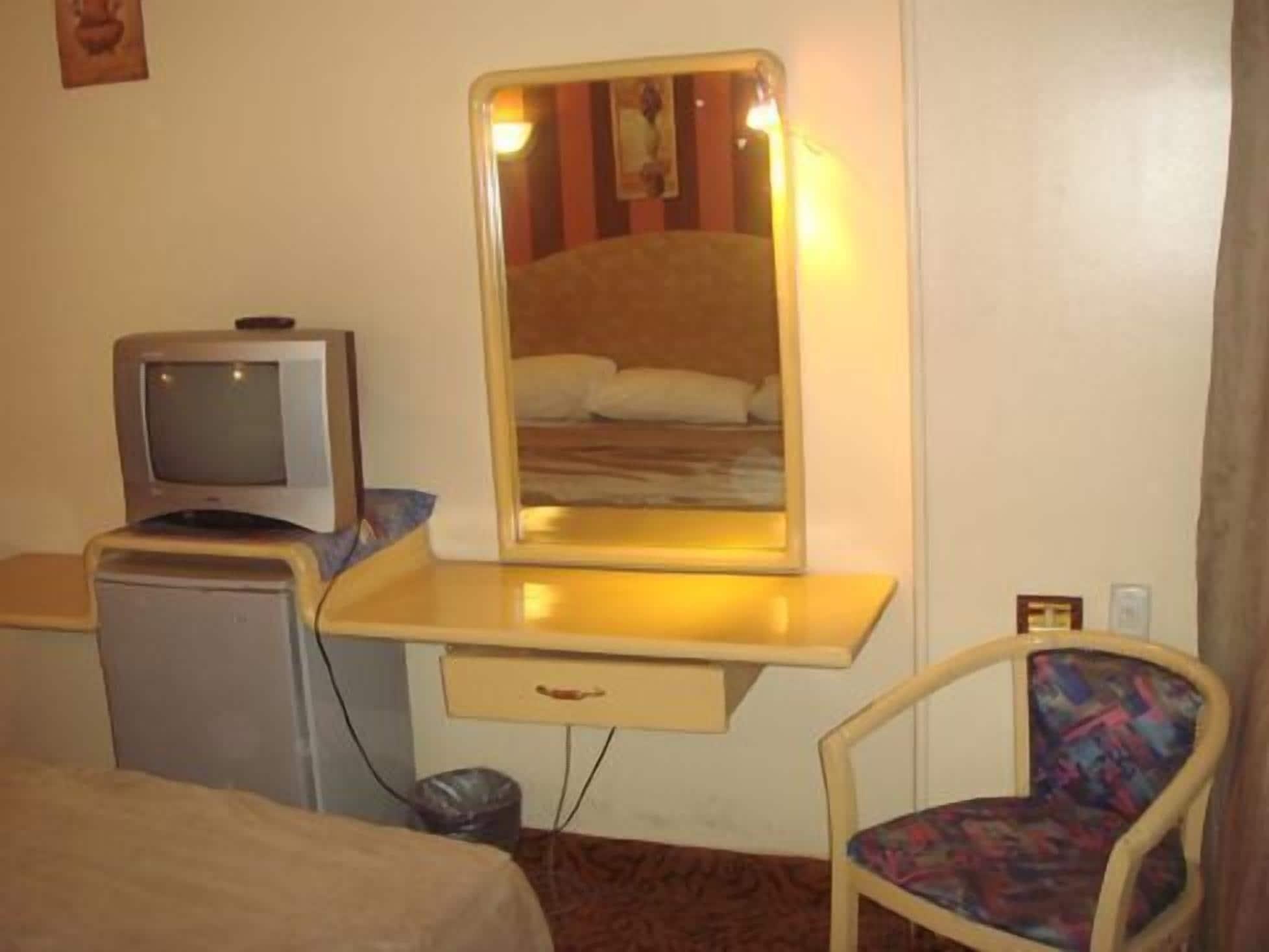 Oasis Hotel Heliopolis Каир Экстерьер фото
